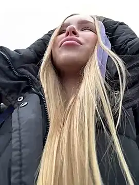 Snapshot of mur_girl chatting on 03/02/25, 11:18 mur girl online show from 03/02/25, 11:18