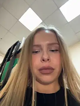 mur girl online show from 02/04/26, 03:18