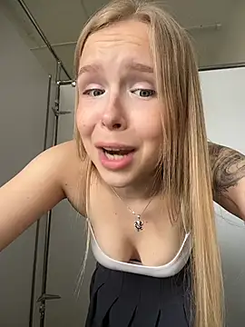 mur girl online show from 07/14/26, 12:55