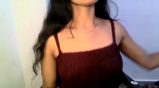 Snapshot of RIYAA_2 chatting on 01/08/25, 05:26 RIYAA 2 online show from 01/08/25, 05:26