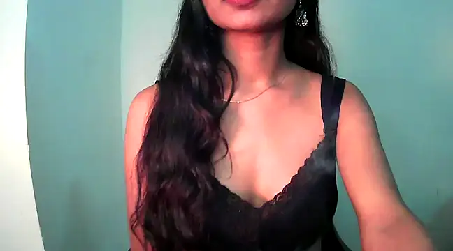 Snapshot of RIYAA_2 chatting on 01/12/25, 11:04 RIYAA 2 online show from 01/12/25, 11:04