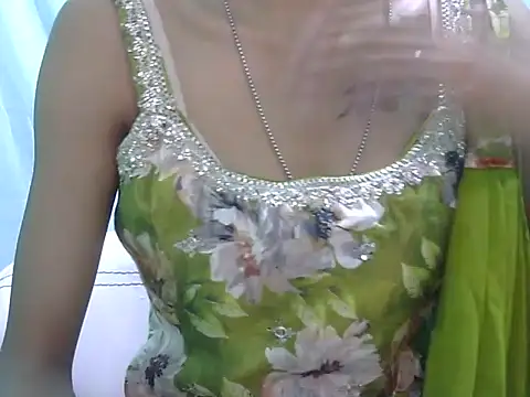 Snapshot of MAAYRA_09 chatting on 06/23/26, 12:36 MAAYRA 09 online show from 06/23/26, 12:36