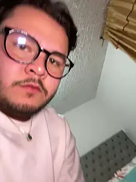 bigcock bear online show from 04/08/26, 03:17