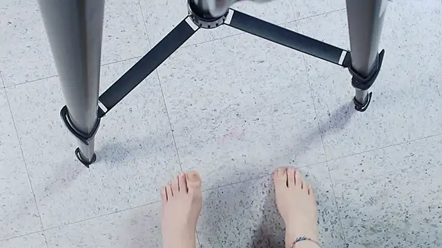 Snapshot of Aylen_darkmoor chatting on 12/17/25, 07:42 Aylen darkmoor online show from 12/17/25, 07:42