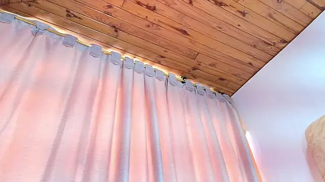 Naia x online show from 09/11/25, 07:47