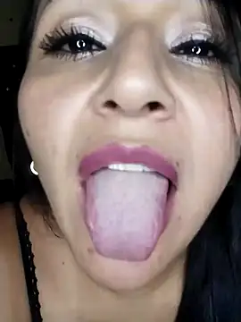 Snapshot of ArianaMist chatting on 03/06/25, 02:09 ArianaMist online show from 03/06/25, 02:09