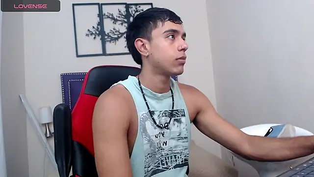 karlgiles  online show from 12/01/24, 07:47