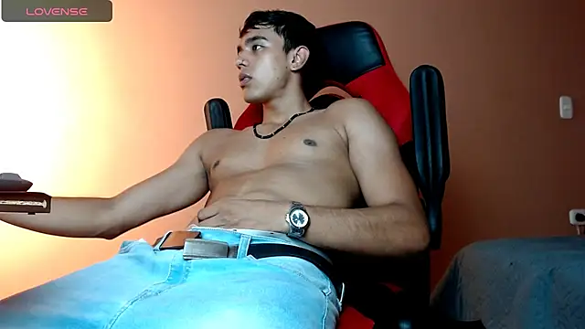 karlgiles  online show from 12/21/24, 06:55