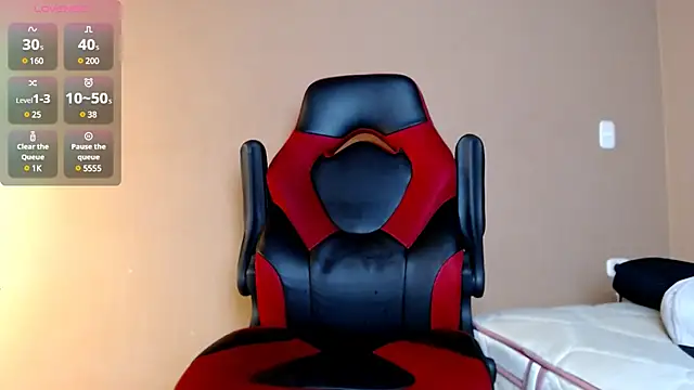 karlgiles  online show from 01/20/25, 06:21