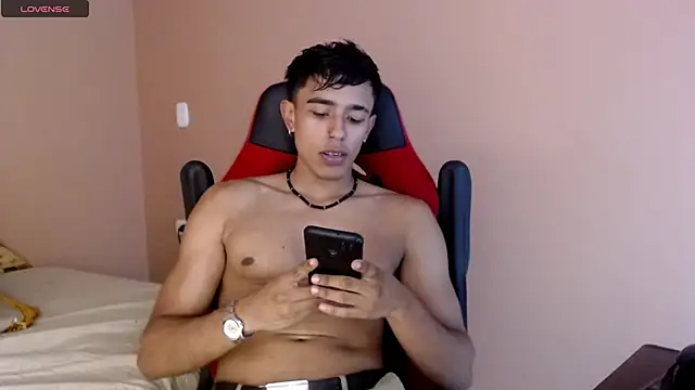 karlgiles  online show from 02/06/25, 06:13