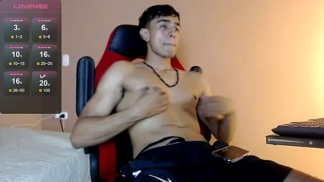 karlgiles  online show from 02/09/25, 05:54