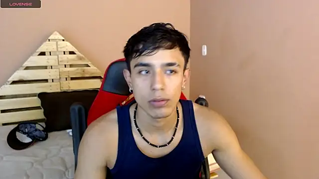 karlgiles  online show from 02/21/25, 06:15