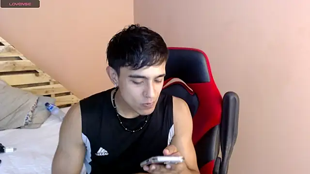 karlgiles  online show from 02/26/25, 06:00