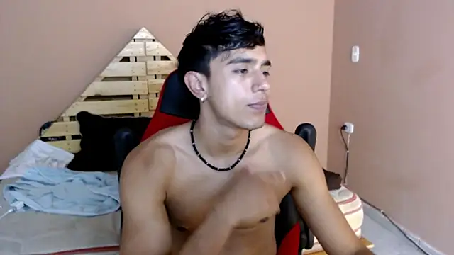 karlgiles  online show from 03/06/25, 08:37