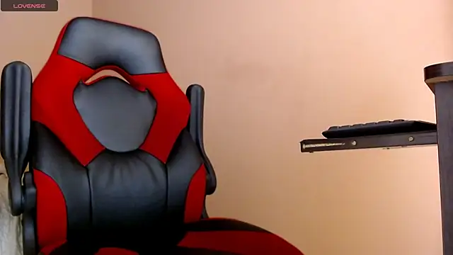 karlgiles  online show from 03/10/25, 06:56