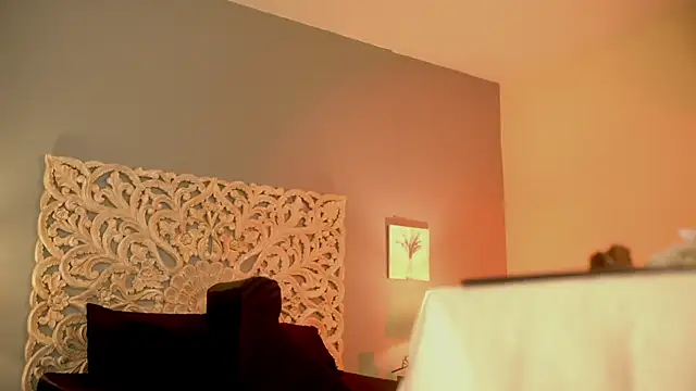 lupeebony online show from 10/11/25, 07:23