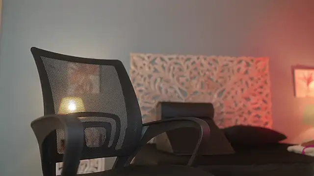 lupeebony online show from 11/28/25, 08:00