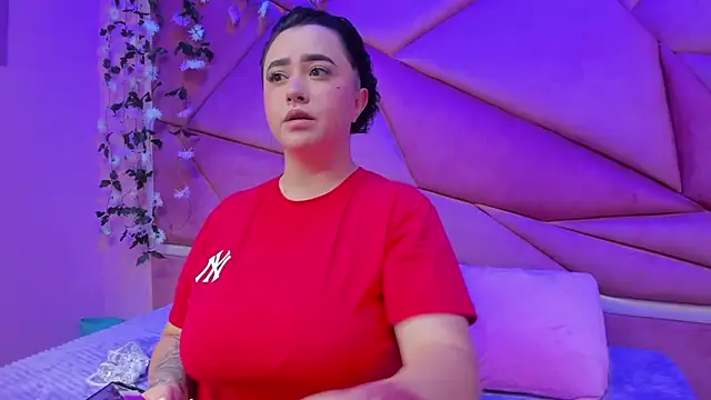 Victoria Rossy online show from 10/18/25, 07:58