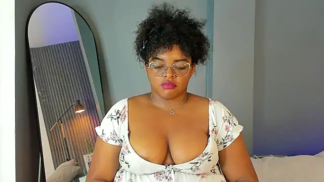 conielaurenth online show from 01/31/25, 02:48