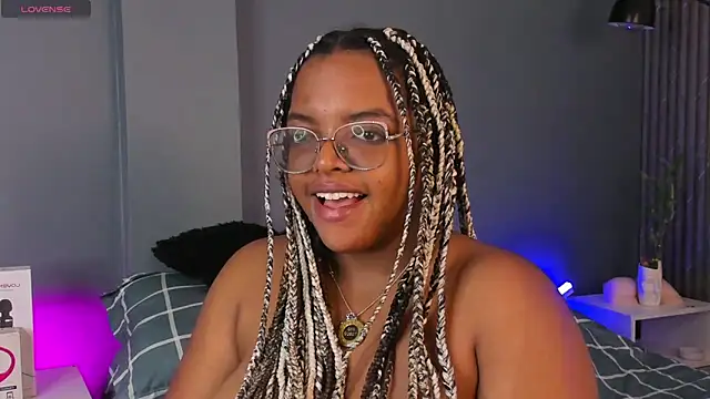 conielaurenth online show from 02/11/25, 12:17