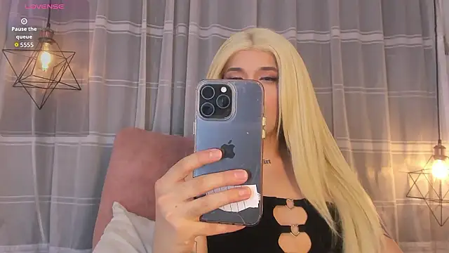 Snapshot of Nyx__Blackwood chatting on 02/04/26, 04:18 Nyx Blackwood online show from 02/04/26, 04:18