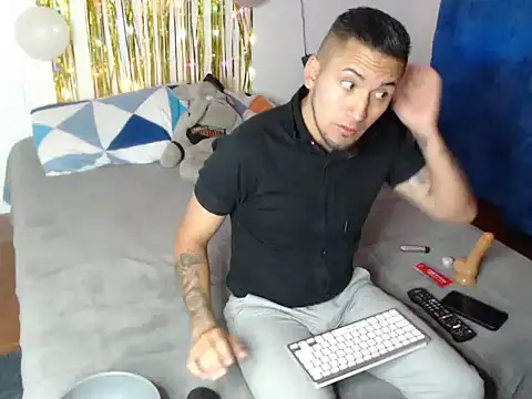 Snapshot of Jeiison_duf chatting on 12/03/25, 10:57 Jeiison duf online show from 12/03/25, 10:57