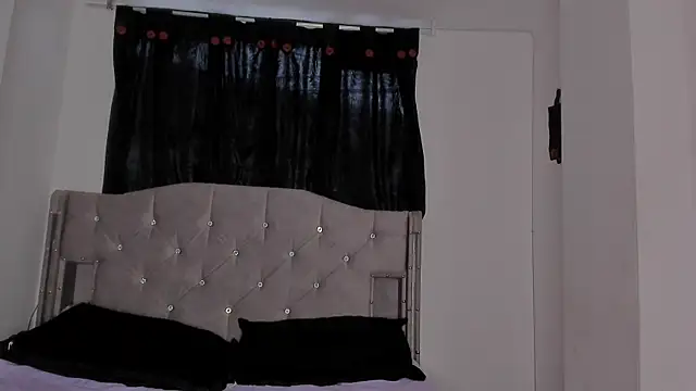 Snapshot of game_with_lesbians_ chatting on 02/17/25, 10:25 game with lesbians online show from 02/17/25, 10:25