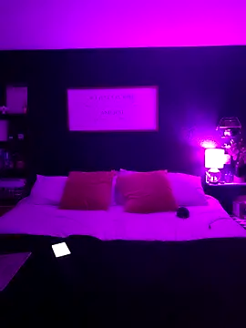 Snapshot of _CumSeeV_ chatting on 10/18/25, 04:26 CumSeeV online show from 10/18/25, 04:26