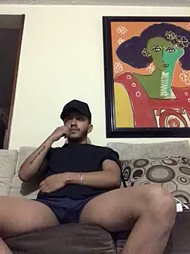 Snapshot of kmilo2405 chatting on 12/22/25, 02:41 kmilo2405 online show from 12/22/25, 02:41