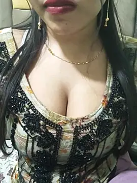 Snapshot of Sania-Love chatting on 06/18/26, 02:12 Sania-Love online show from 06/18/26, 02:12