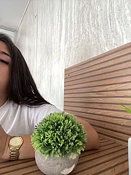 Belliinda 21 online show from 04/15/26, 05:53