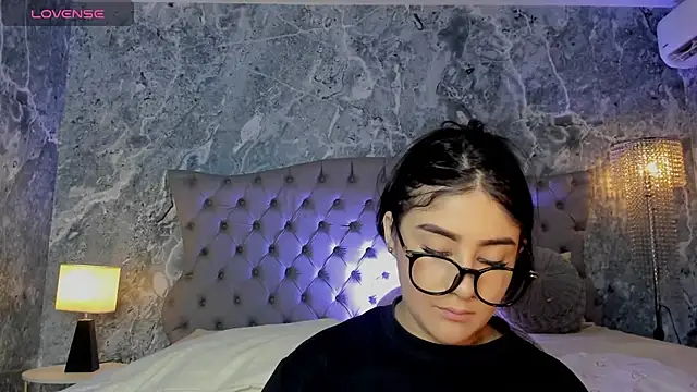 Snapshot of Belliinda_21 chatting on 06/20/26, 07:05 Belliinda 21 online show from 06/20/26, 07:05