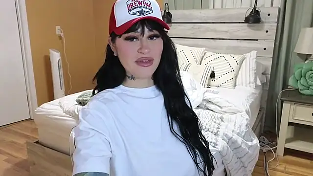 Snapshot of TexasTattooedHouseWife chatting on 10/10/25, 12:26 TexasTattooedHouseWife online show from 10/10/25, 12:26