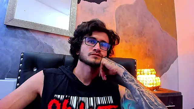 Loggan donnelly online show from 12/29/24, 11:18