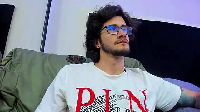 Loggan donnelly online show from 01/09/25, 11:24