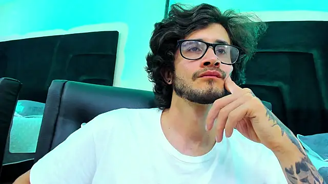 Loggan donnelly online show from 01/18/25, 12:13