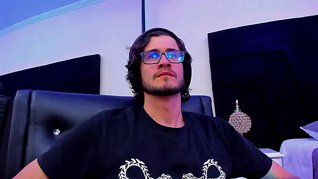 Loggan donnelly online show from 01/18/25, 08:19