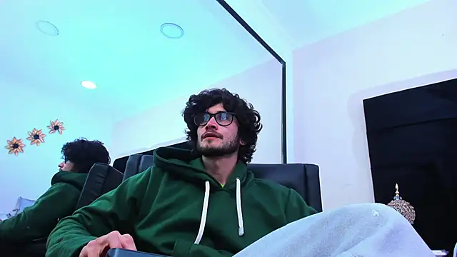 Loggan donnelly online show from 01/21/25, 09:46