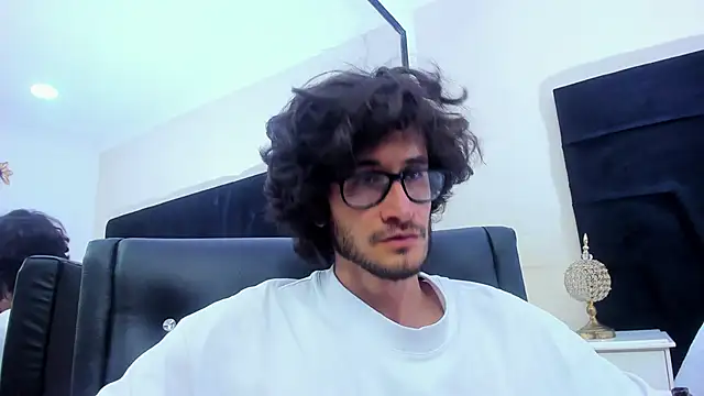 Loggan donnelly online show from 01/30/25, 08:42