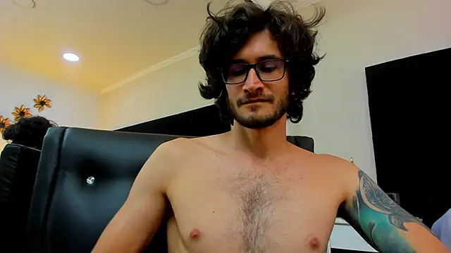 Loggan donnelly online show from 02/15/25, 02:58