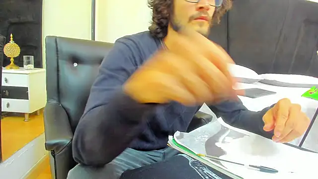 Loggan donnelly online show from 03/06/25, 08:59