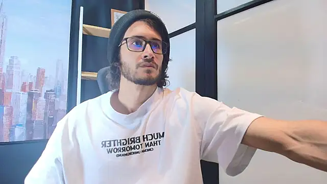 Loggan donnelly online show from 03/13/25, 08:11