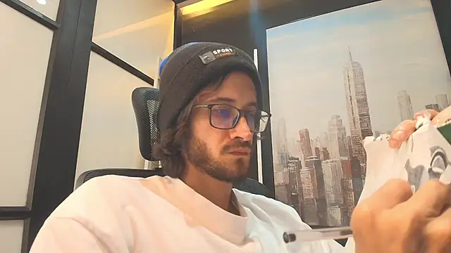 Loggan donnelly online show from 03/13/25, 11:16