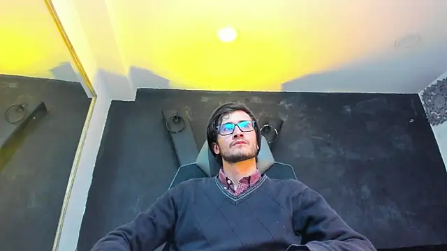 Loggan donnelly online show from 09/19/25, 08:09