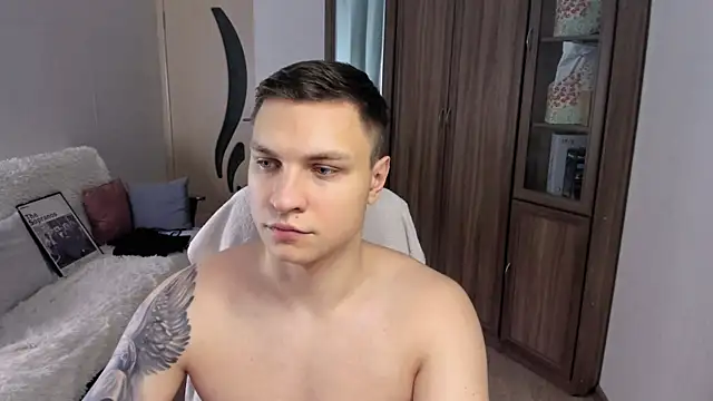 handsome guy01 online show from 09/21/25, 12:12