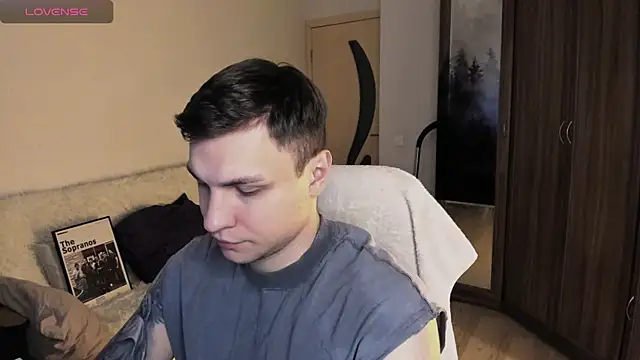 handsome guy01 online show from 10/05/25, 03:43