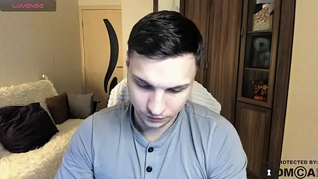 handsome guy01 online show from 10/30/25, 06:30