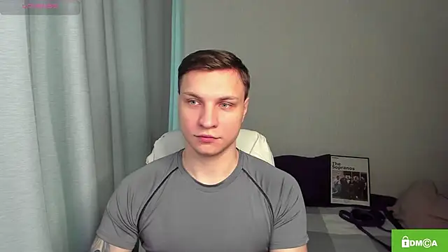 handsome guy01 online show from 04/10/26, 07:57