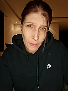 Snapshot of Lenchen_ chatting on 12/21/24, 09:25 Lenchen online show from 12/21/24, 09:25