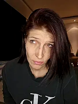 Snapshot of Lenchen_ chatting on 12/23/24, 09:51 Lenchen online show from 12/23/24, 09:51